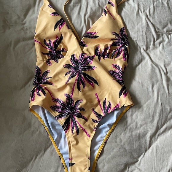 Yellow one piece bathing suit - Picture 5 of 6